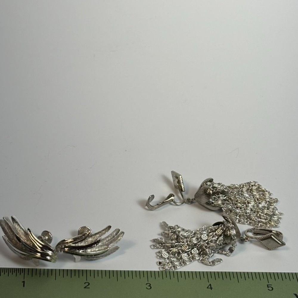 Vintage Earring Lot Coro Sarah Coventry Dramatic Flame Shape and Chain Design - Picture 9 of 9